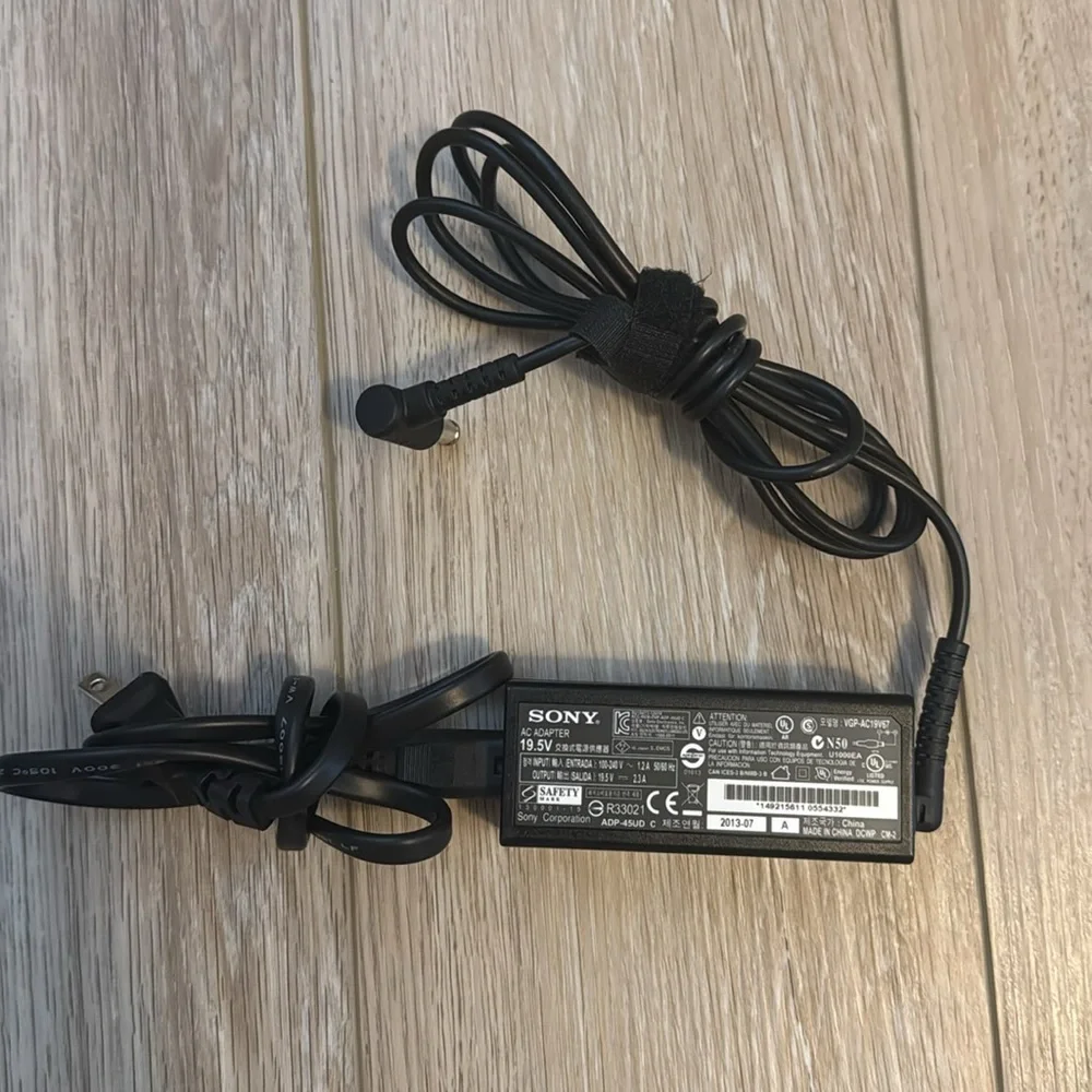 Sony Black N50 AC Charging Adapter 19.5V